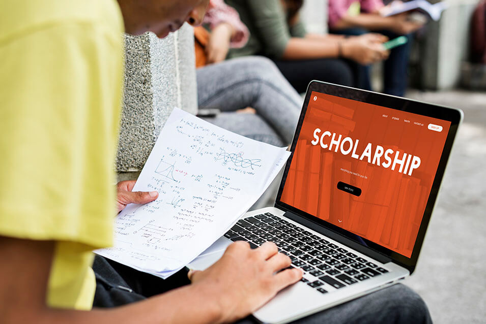 5 Tips for Securing Merit Scholarships