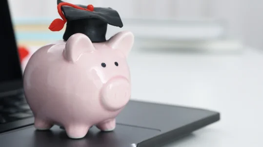 Setting Financial Resolutions for College Students